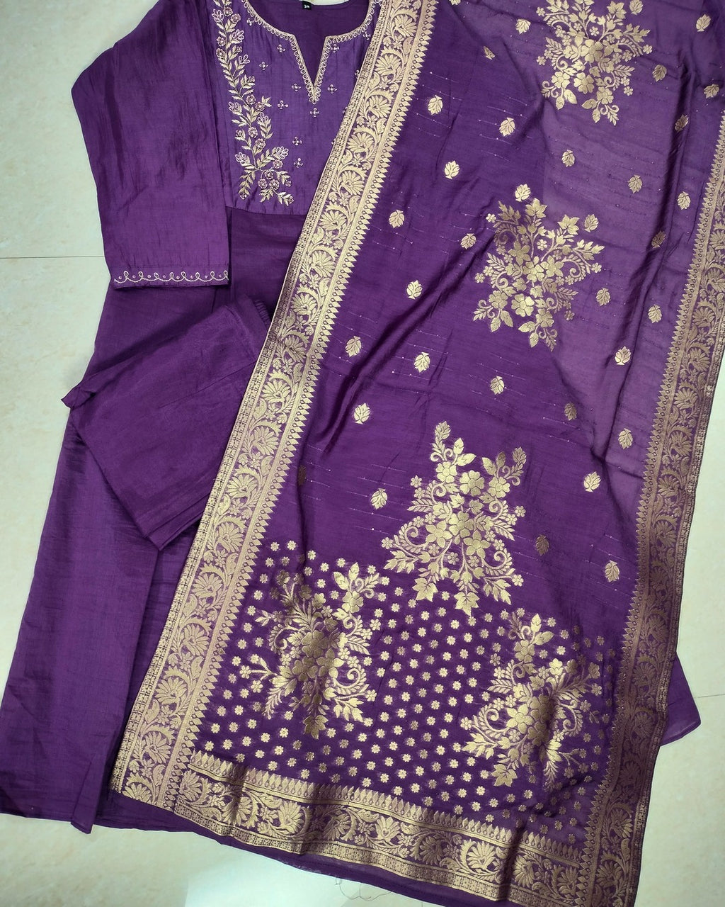 Chanderi 3 piece suit set.