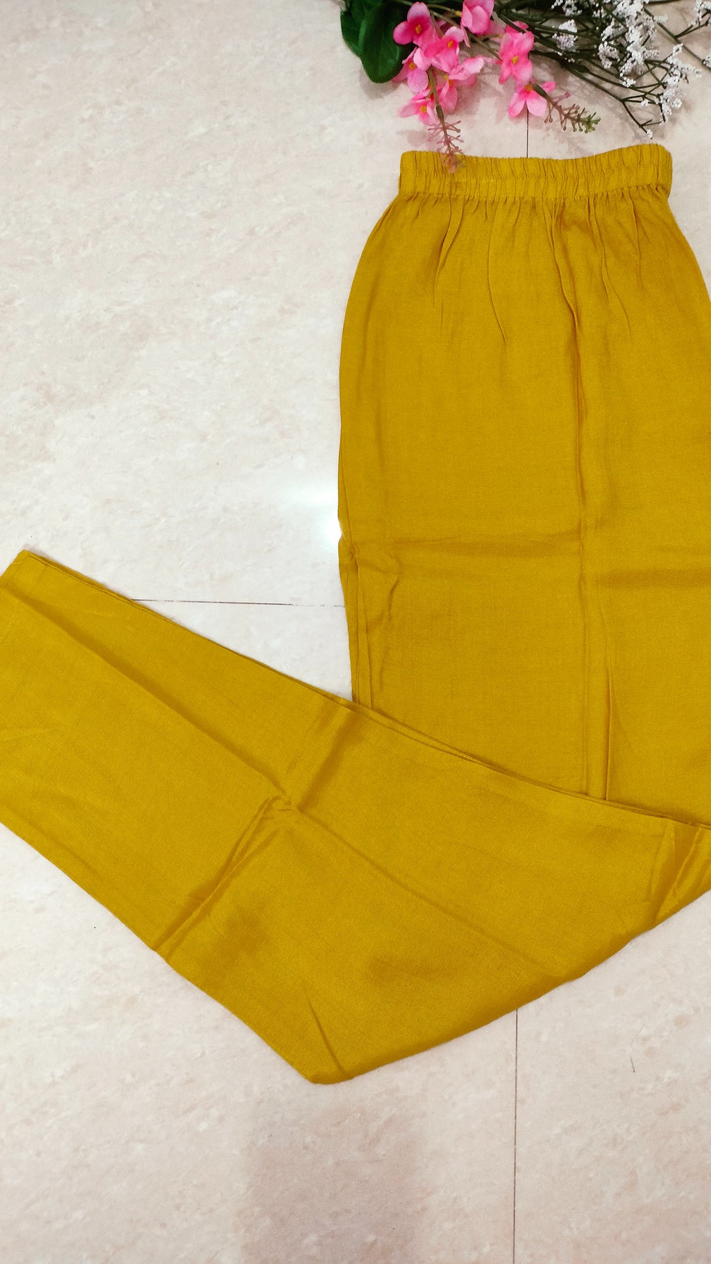 Mustard yellow jaquard crepe straight fit kurti set.