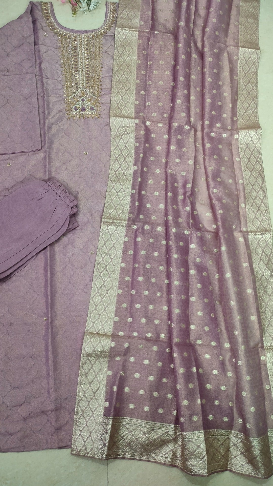 Onion pink/Mauve jaquard tissue straight fit 3-piece suit set